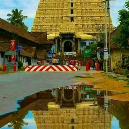 Devasthanam Lodge Thiruvananthapuram Exterior foto